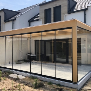 balkon-fekete-fix-csukva
