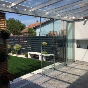udvar-mellett-balkon